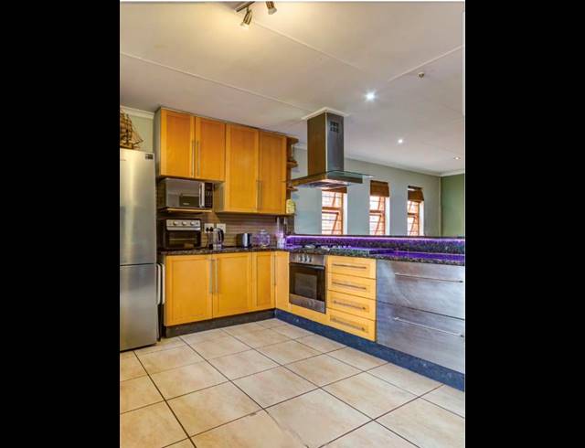 3 BEDROOM HOUSE FOR SALE IN VAN RIEBEECK PARK